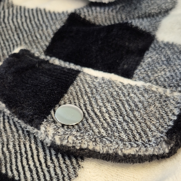 Fleece Crop, Long Sleeves, Silver Buttons Women Jacket, Size M - Picture 13 of 14